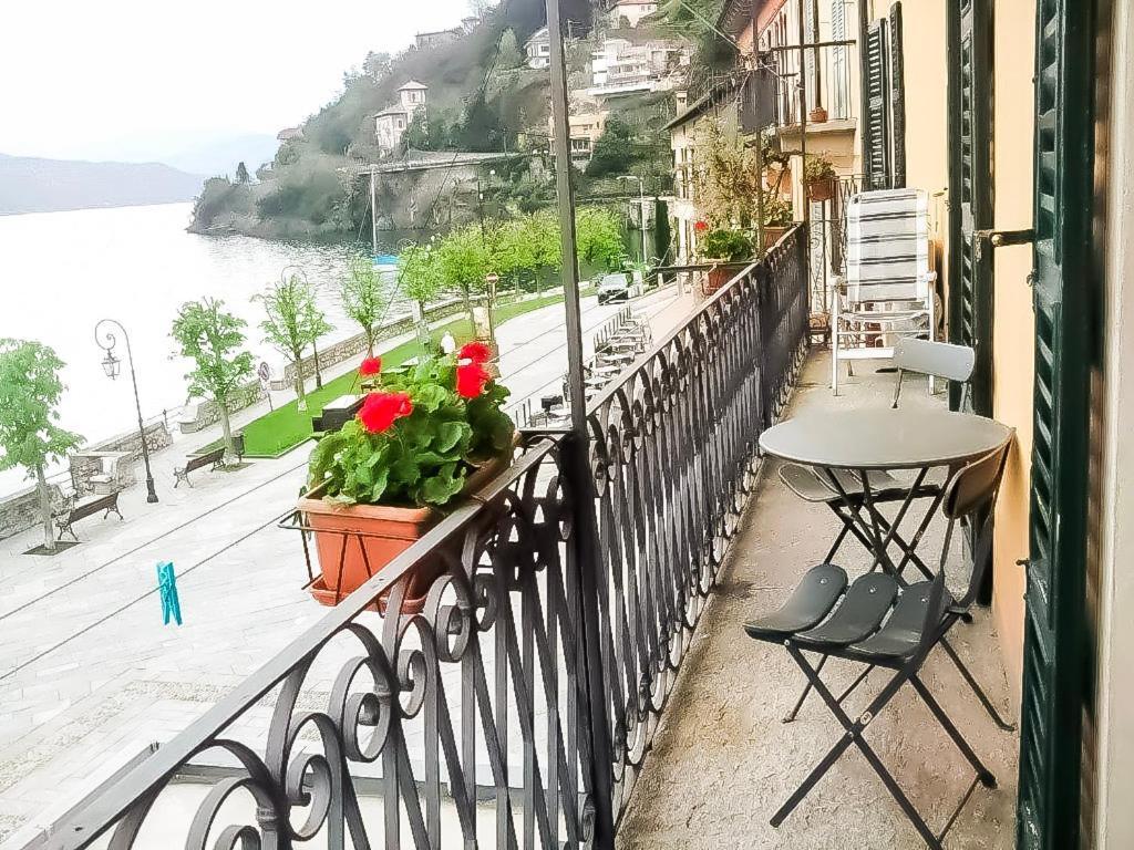 Piazzetta Lago Cannobio Exterior photo